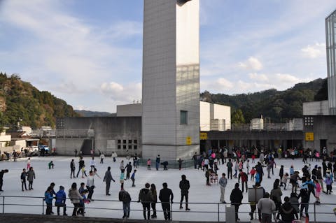 【最大22％割引】コアやまくに アイススケートリンク（貸し靴込）※2/23まで