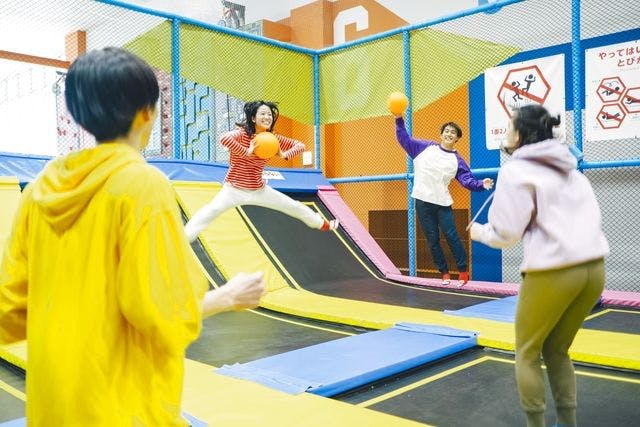 【購入翌日より利用可/最大13％割引】都市型アスレチック体験90分 トンデミ横須賀店