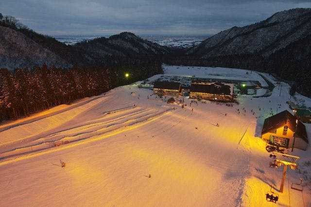 ニノックススノーパーク リフト割引券・半額券 ２枚 リフト割引券 半額