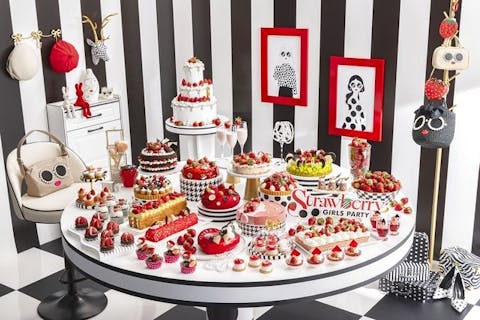 12/27～5/7【ヒルトン東京】苺スイーツビュッフェ「ストロベリーモノクロガールズパーティー」