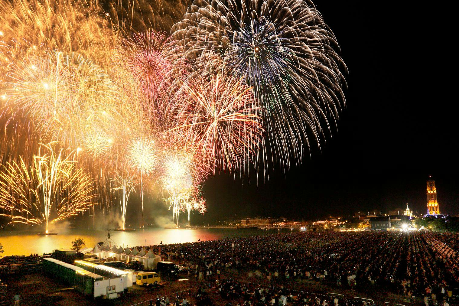 九州一大花火 年間パスポート会員様 11/15専用入場券 - ハウステンボス