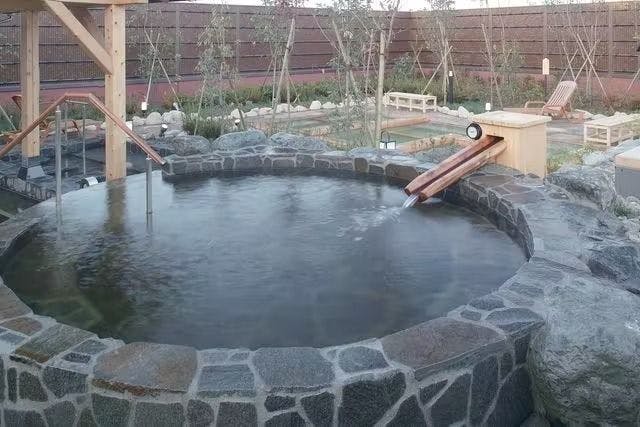 【日祝日・6％割引】極楽湯羽生温泉　タオルセット付き入館プラン