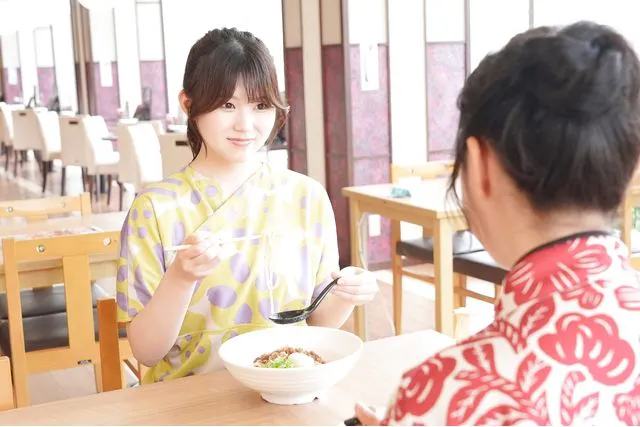 土日祝・3％割引】極楽湯 柏店クーポン（入館料＋タオルセット）」の