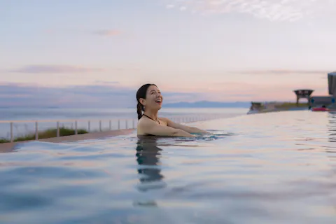 【土日祝・最大100円OFF】伊弉冉の湯湯 （インフィニティ温泉プール＋バレルサウナ＋天然温泉利用）