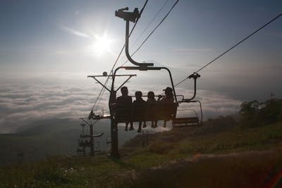 車山高原SKYPARK RESORT 雲海リフト乗車券（山頂往復）｜アソビュー！