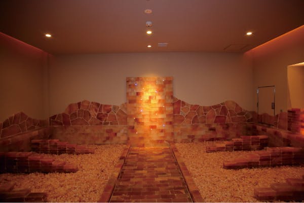 超特割！【180円割引】五感を刺激する癒しの空間「岩盤温浴リゾート