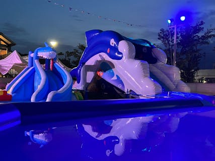 【8月29日｜1グループにつきお子様2名まで半額！】ビバスクエア京都ナイトプール　入場＋ワンドリンク