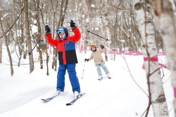 日本最大の 安比高原スキー場1日リフト券ブルーパス2023シーズン2枚 