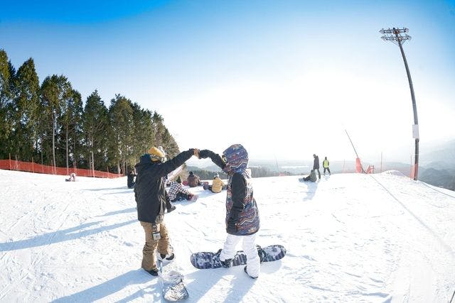 平日パック・1,100円割引】鷲ヶ岳スキー場 リフト1日券＋食事券