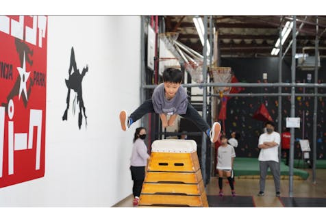 【クーポンで500円引！】ニンジャ☆パーク大阪ベイタワー店 1日フリーパス※未就学児は入場料無料