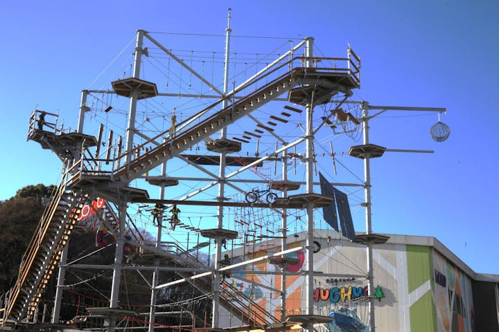 屋外アスレチック「HUGTRATOPS（ハグトラトプス）」