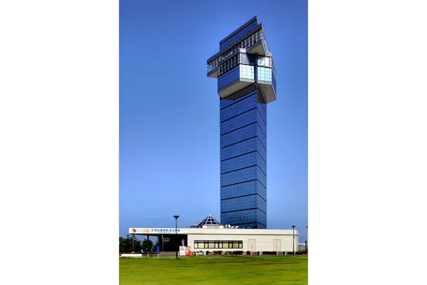 爽やかな青♡アクアマリンタワー 世界自閉症啓発デー in 横浜 2026 | 横浜マリンタワー