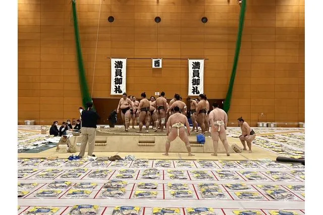 ショップ 8月25日大相撲春日部巡業タマリS席4枚 