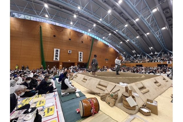 から厳選した 大相撲春巡業（箕面場所）×2枚箕面市立第一総合運動場 スカイ コレクション