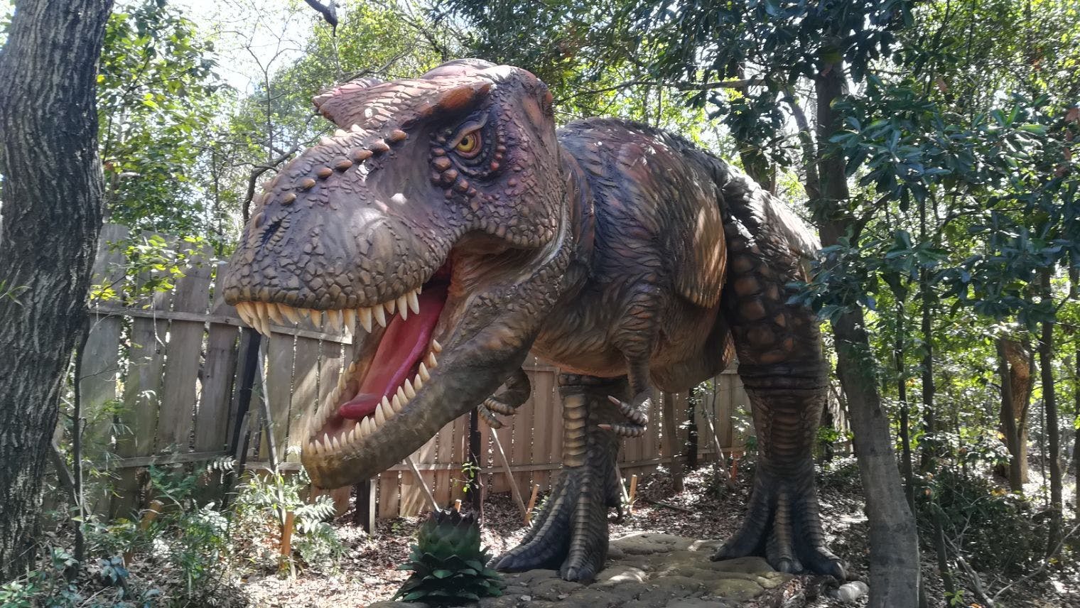 動く恐竜と出会えるテーマパーク「ディノアドベンチャー名古屋」※駐車場無料