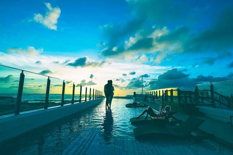 【6/22～スカイプール/ルーフトップバーOPEN記念】フリードリンク・温泉付きチケット10％OFF