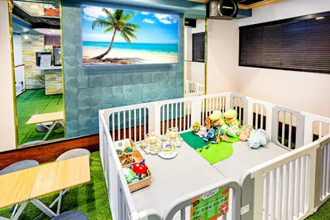 【3時間・最安値・要予約】家族で遊べる室内キッズパーク！ソフトドリンク飲み放題、ポップコーン食べ放題