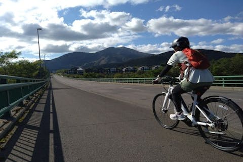 ニセコ東急 グラン・ヒラフ　E-クロスバイク (電動アシスト付き/GIANT)