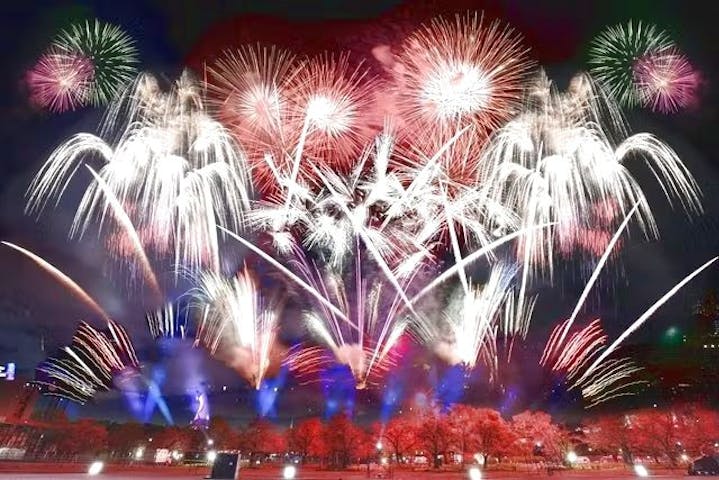 万博夜空がアートになる日