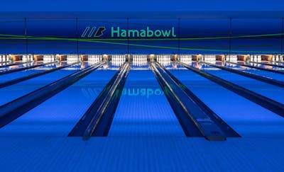 ハマボールで楽しむプレミアムなボウリング（3ゲーム+貸靴込み