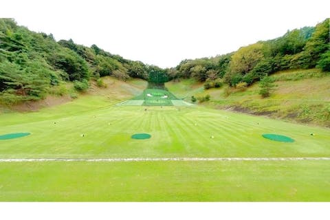 超特割！【最大34％割引】自然に囲まれたゴルフ練習場で打ちっぱなし（2時間～）貸しクラブ付き