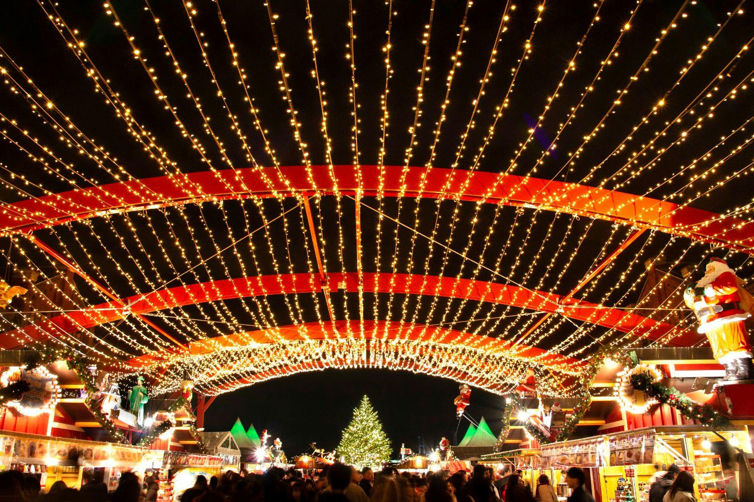 Noritake プレミアムマグカップ クリスマスマーケット　横浜赤レンガ Christmas Market in 横浜赤レンガ倉庫』にて、創立120周年の