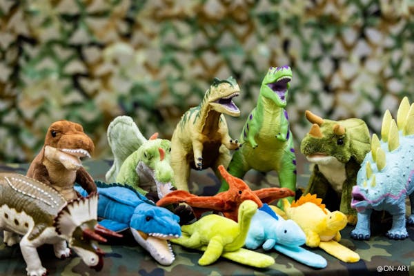 S席4枚セット券 恐竜ラボ!キング・オブ・ハンターズ from DINO S席4枚セット券 恐竜ラボ!キング・オブ・ハンターズ from DINO