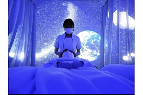 プラネタリウムのある空間で心と頭を解きほぐす"ドライヘッドスパ130分" 人気オプション2つ付き