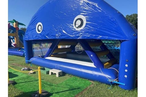 友だちや家族とたくさんの遊具で遊べる！遊び放題のWater Park！