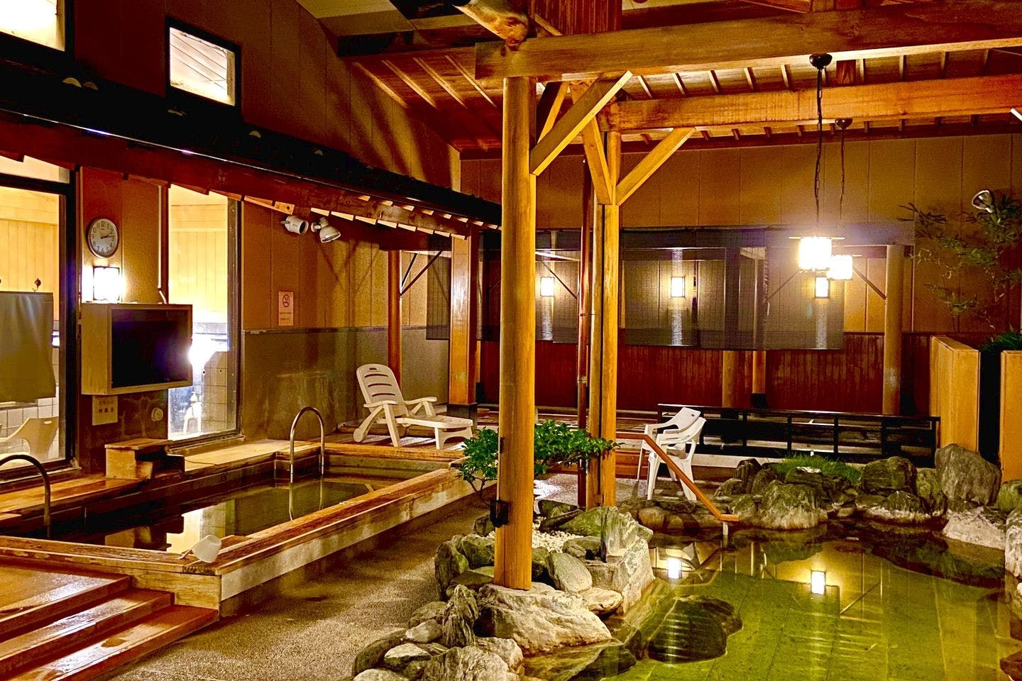 【平日限定 最大5％OFF！】「極楽湯 金沢野々市店」入浴＋タオルセットチケット※タオルセットは大人のみ