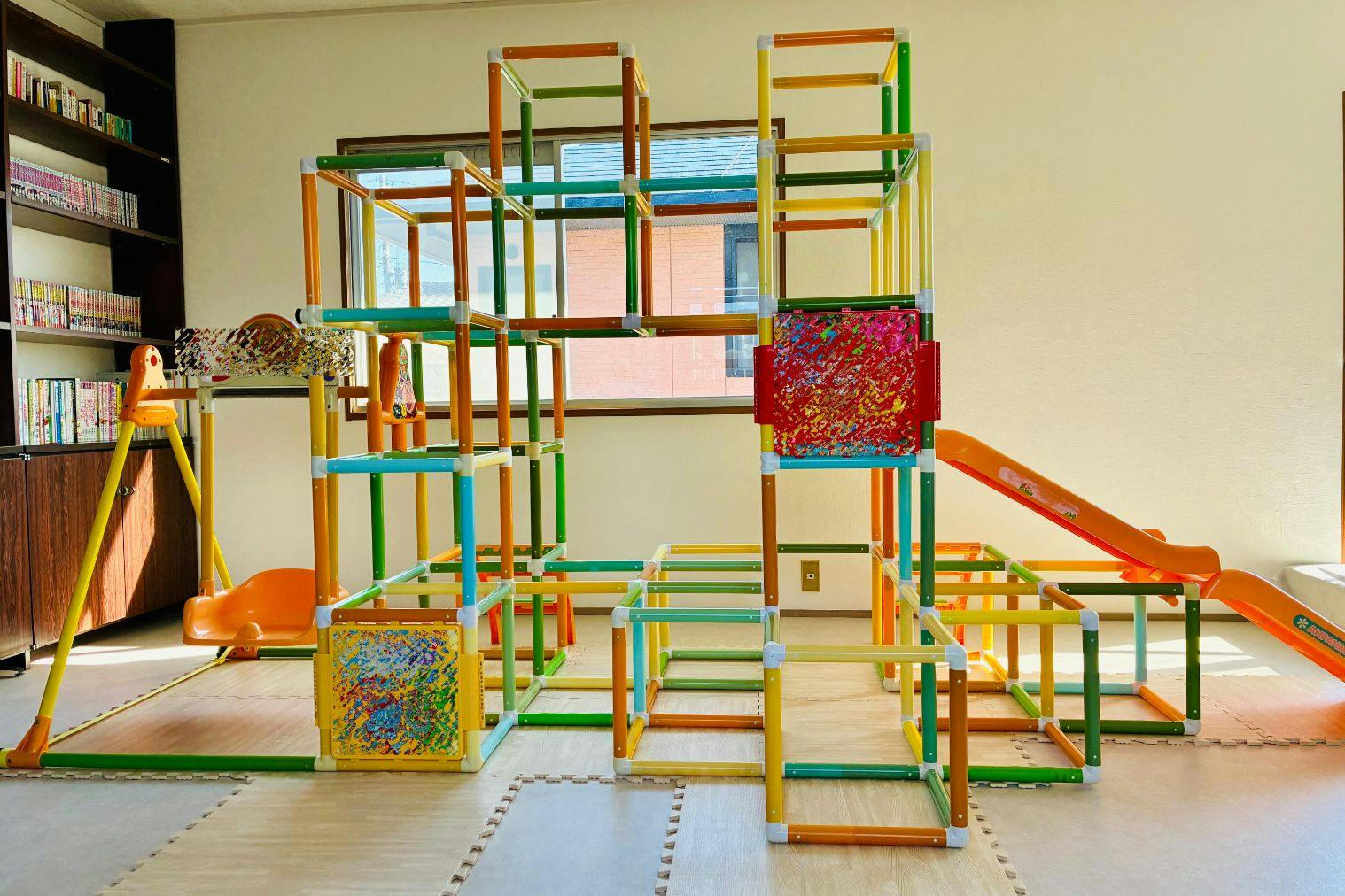 【室内アスレチック×知育レゴで遊べる！】かつうラボ 入場チケット（ワンドリンク込み）