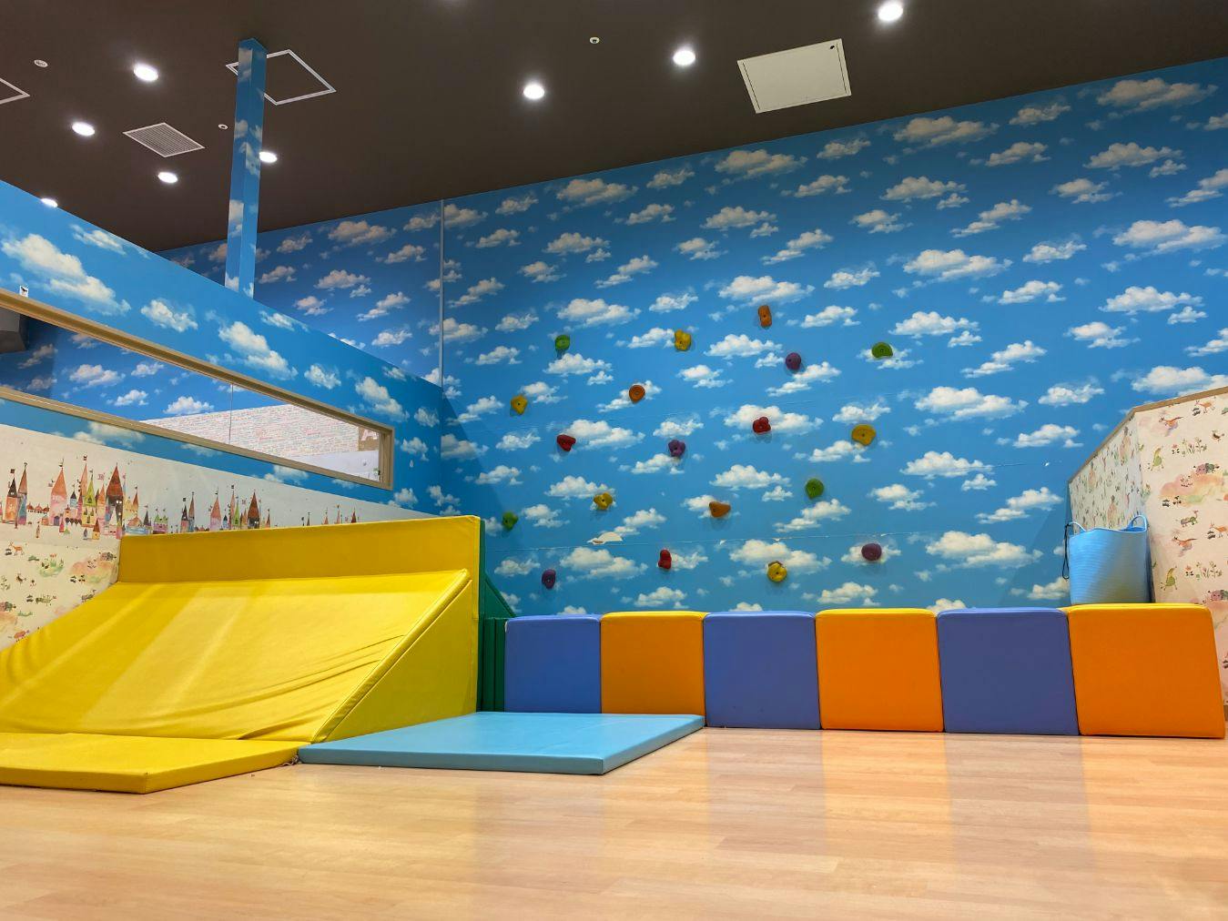 【新規専用】遊びながら英語に触れる！joyキッズポートあんふぁにぃららぽーと湘南平塚店　1時間スポット利用チケット