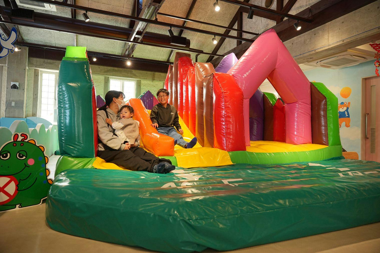 【3/6日から利用可/平日3時間・最大300円割引】たっぷり遊んで体力を使い切る キッズ アイ・ラボ 平日パス