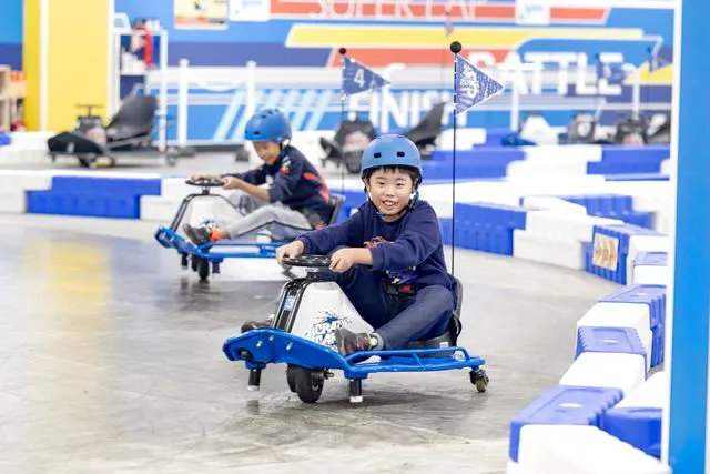 【初回別途費用あり/最大12％割引】自由自在に操ろう！未体験の乗り物ワールド！モビスク　クレイジーカート　利用券