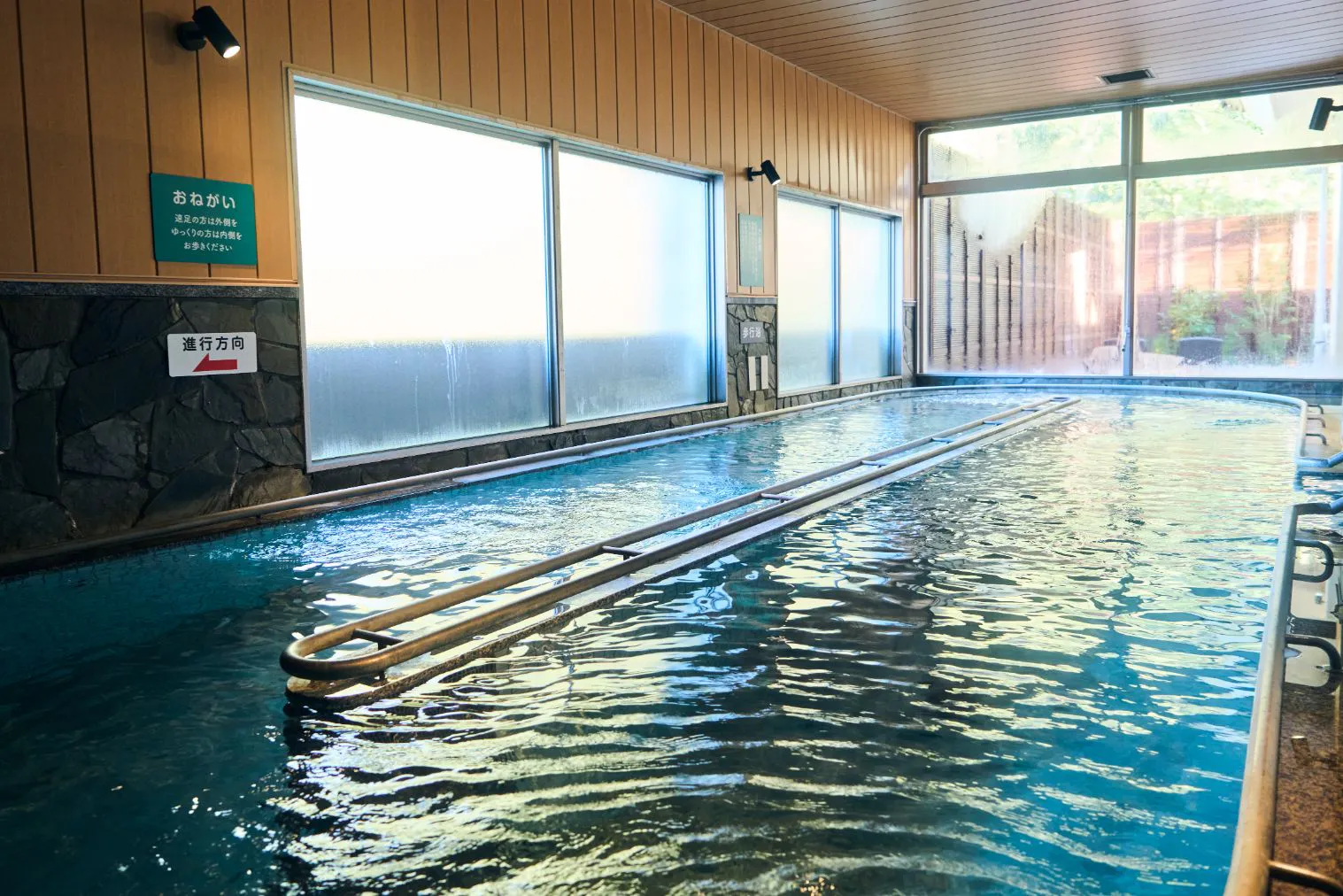 【土日祝】青井岳温泉日帰り入浴+THERMAL LOUNGE ゆるこっと。タオルセット付