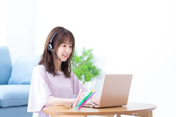 お礼メールに贈り物を添える