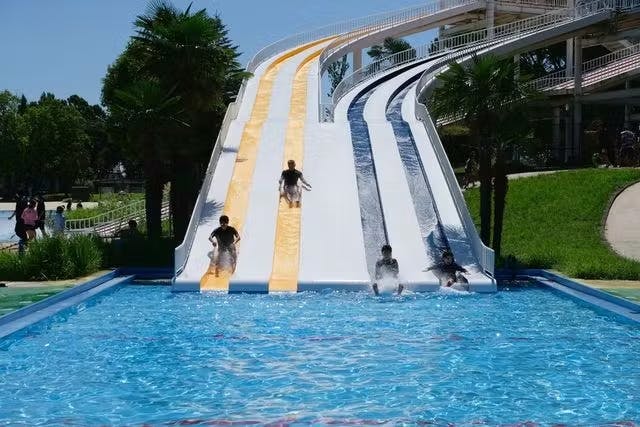 【大満足!!】大人も楽しめる　大型プール 1日中遊んでも遊び尽くせない！日本で人気のプール14選 | GOOD