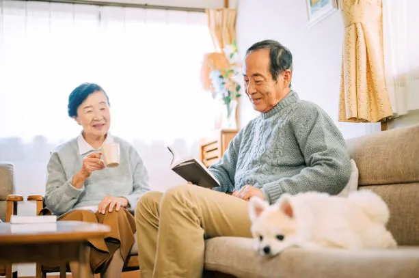 白寿のお祝いを家族で迎える祖父母