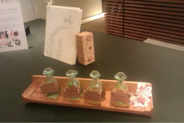 天然素材から抽出した４種のアロマオイル