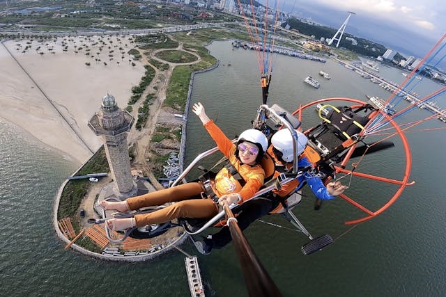 <ハロン（ハノイ近郊）・モーターパラグライダー>ハロン湾スカイツアー（モーターパラグライダー）の写真が表示されています