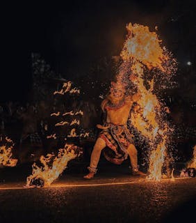 <バリ島・ショー>ウブド・ケチャック・ファイヤーダンスの画像を表示しています