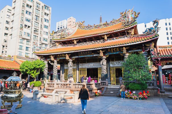 龍山寺の写真が表示されています