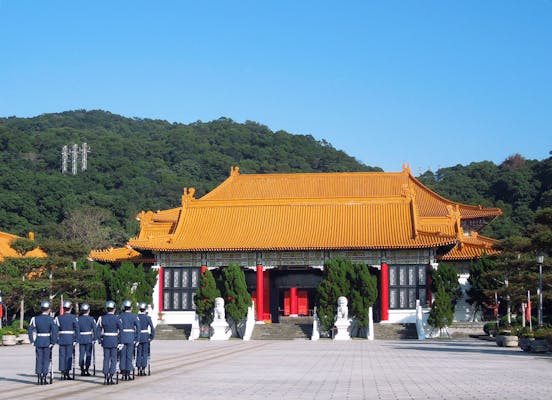 忠烈祠の写真が表示されています