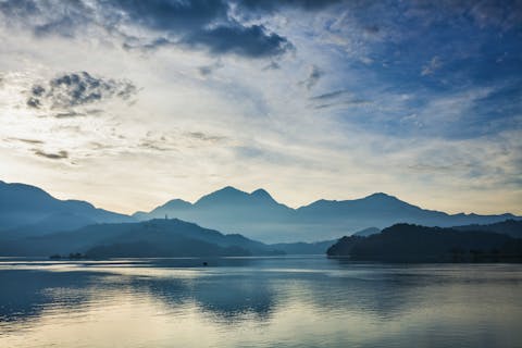 日月潭の写真が表示されています