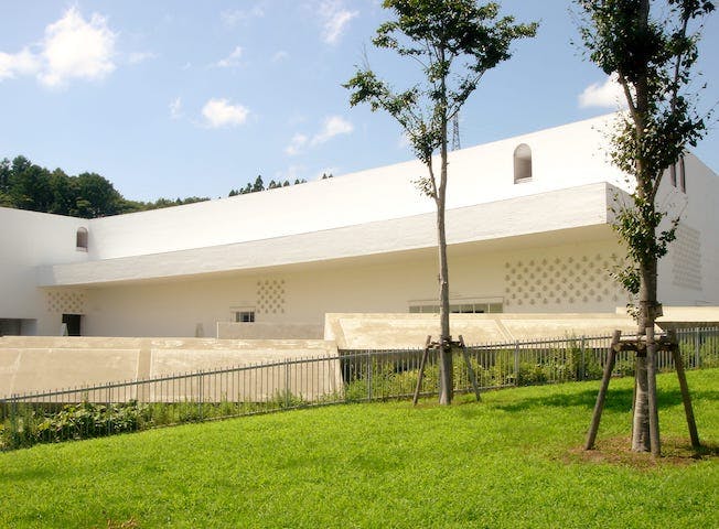 青森県立美術館