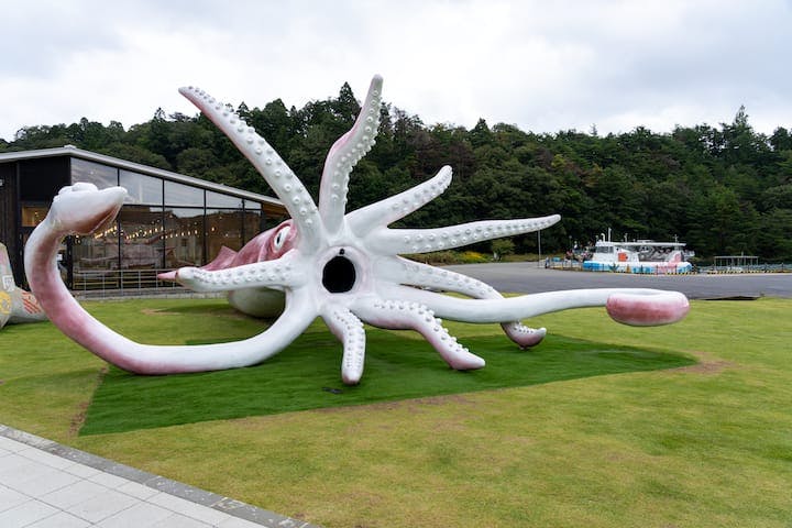 イカの駅つくモール