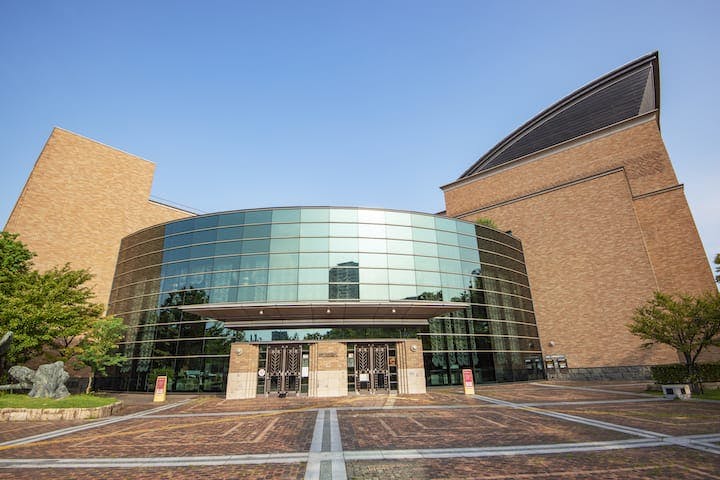 福岡市総合図書館