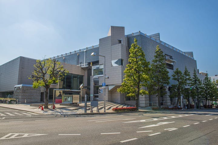 岡山県立美術館