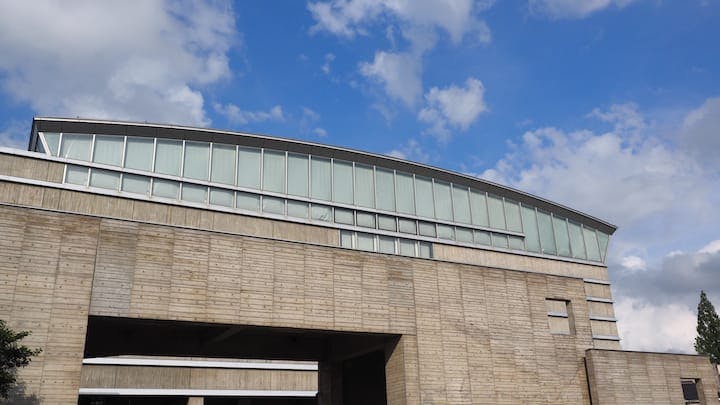 富山市総合体育館