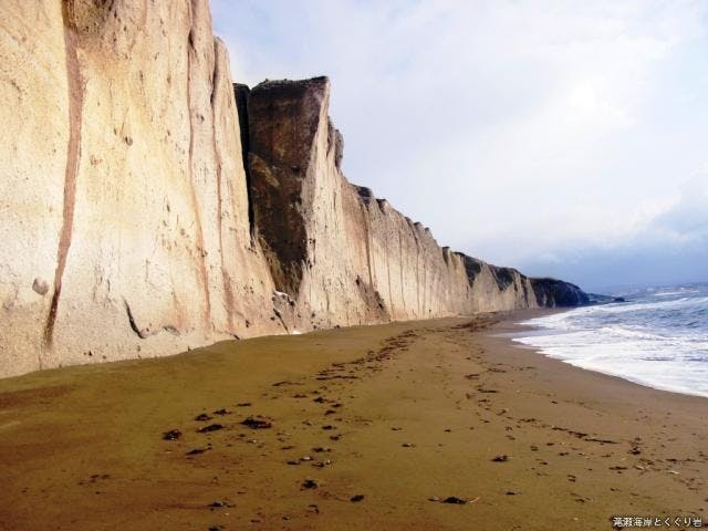 滝瀬海岸とくぐり岩